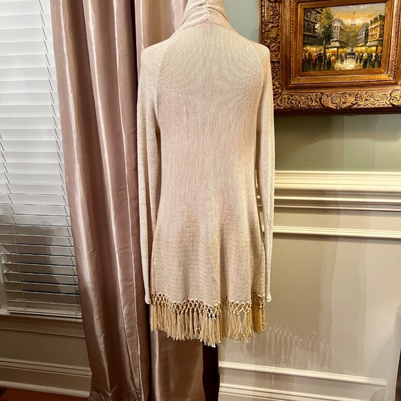 EUC Lilly Pulitzer Tatum Fringe Cardigan Sweater Ivory Gold Metallic Size SMALL - Picture 8 of 9